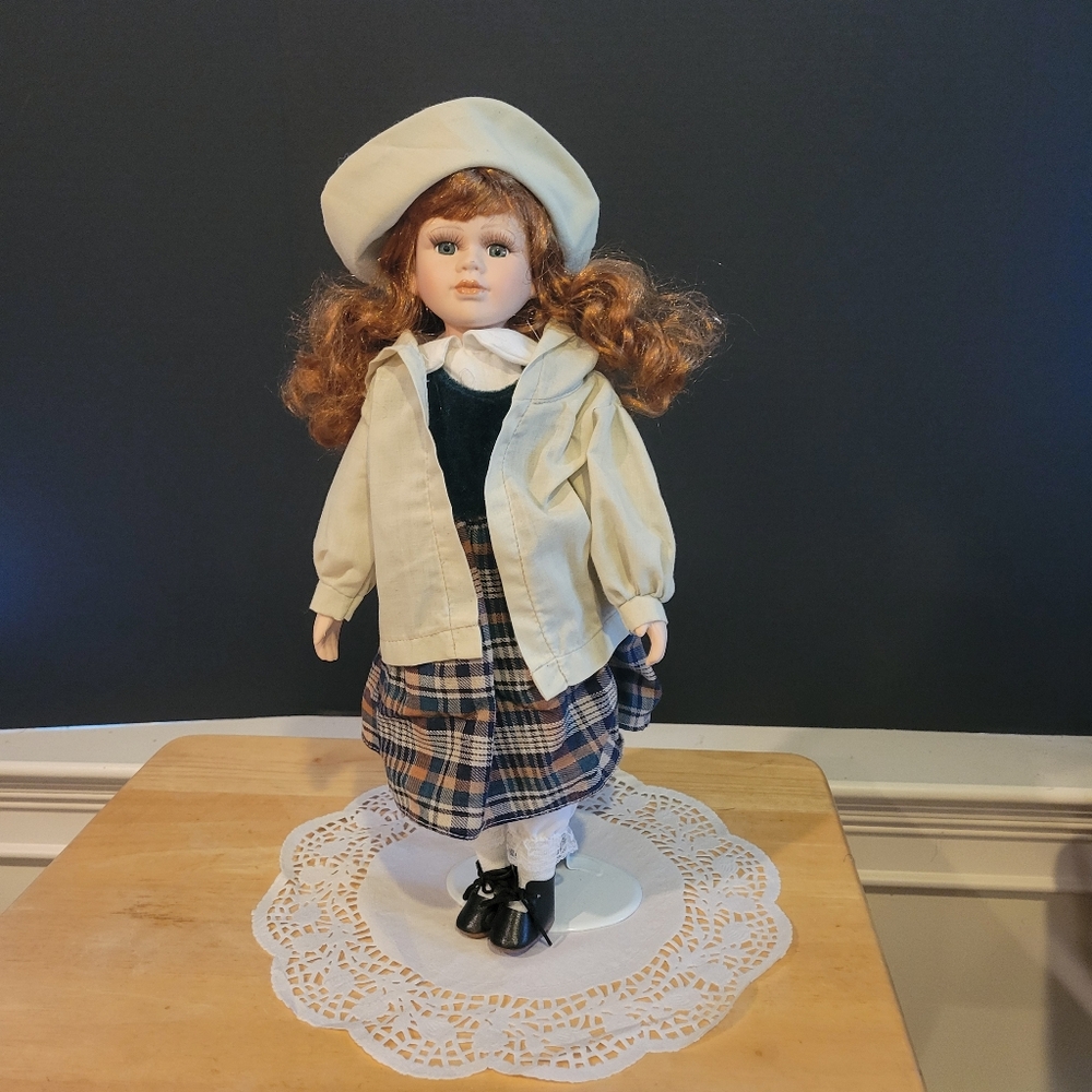 VTG 17” Doll & Stand Collector’s Item Play Brown Hair Blue Eyes